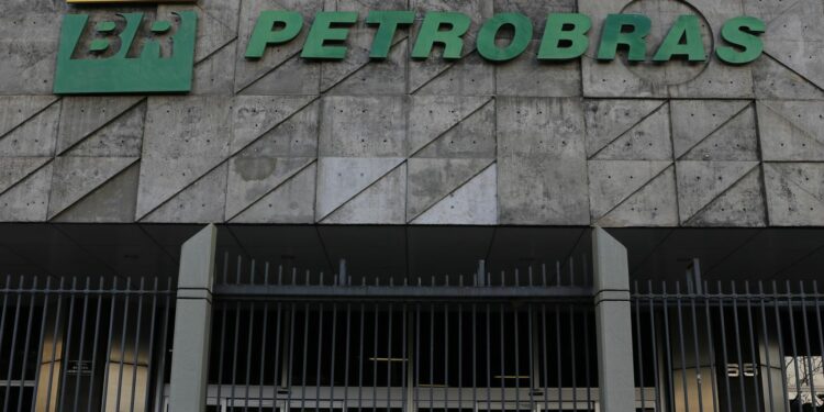 petrobras-assina-aditivo-de-compra-de-gas-de-estatal-da-bolivia