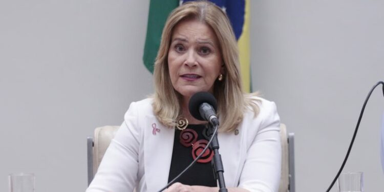 comissao-aprova-projeto-que-busca-fortalecer-combate-a-violencia-politica-contra-as-mulheres