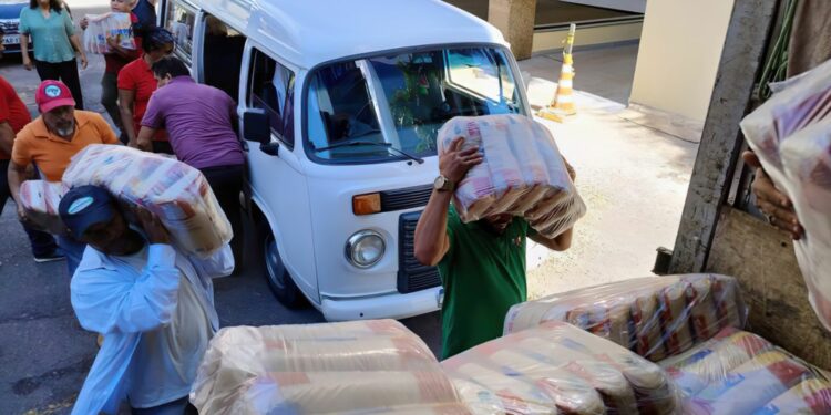 brasil-entrega-11-toneladas-de-alimentos-doados-pelo-mst-a-gaza