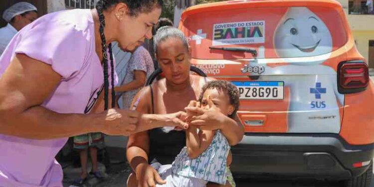 com-a-participacao-do-carro-do-ze-gotinha,-campanha-de-multivacinacao-tem-inicio-em-lauro-de-freitas