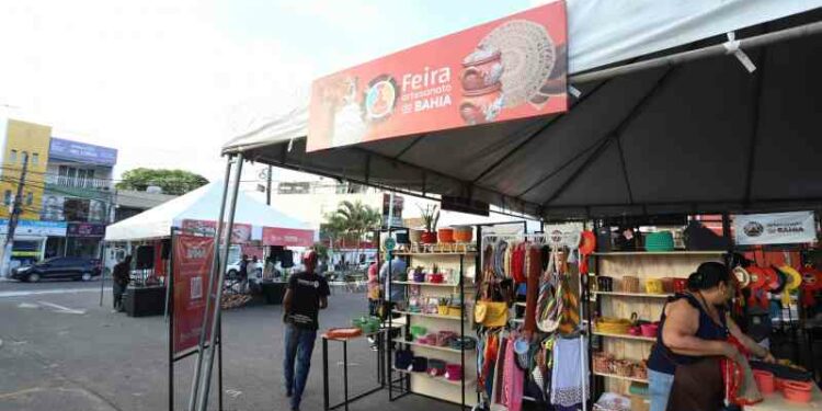 feira-de-artesanato-da-bahia-movimenta-o-centro-de-lauro-de-freitas-ate-domingo-(17)