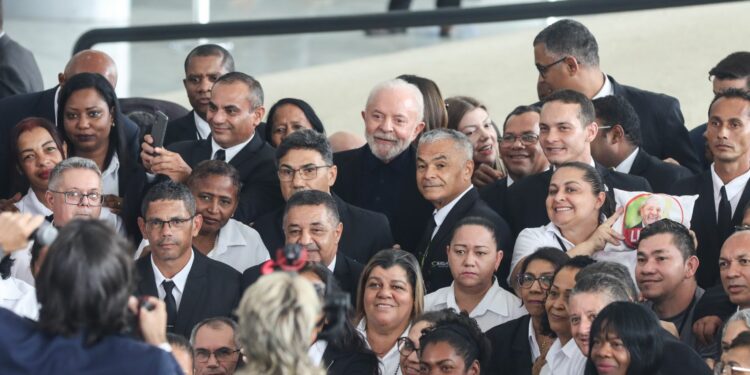 lula-concede-recesso-a-terceirizados-do-palacio-do-planalto