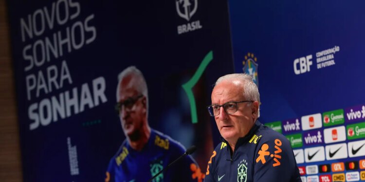 selecao-inspira-o-mundo-e-precisa-voltar-a-vencer,-diz-dorival-junior