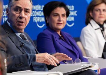 em-davos,-barroso-defende-debate-sobre-drogas-e-soberania-da-amazonia