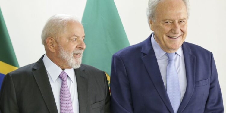 lula-assina-nomeacao-de-lewandowski-no-ministerio-da-justica