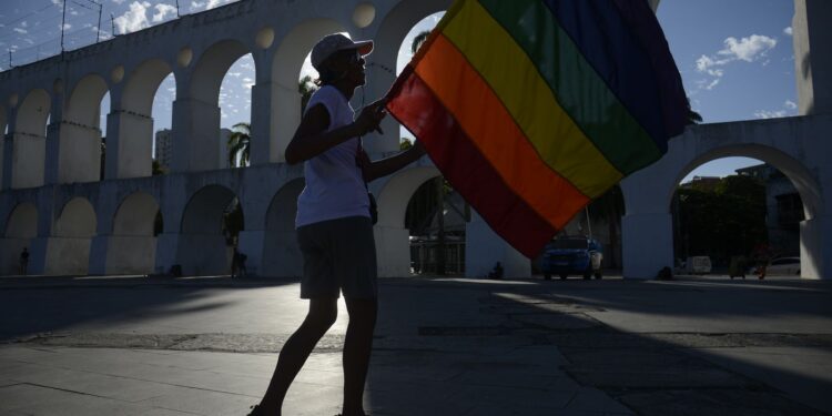 populacao-lgbt-nas-favelas-enfrenta-dificuldades-para-acessar-servicos