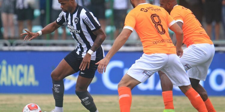 botafogo-abre-2-a-0,-mas-sofre-empate-do-nova-iguacu-pelo-carioca