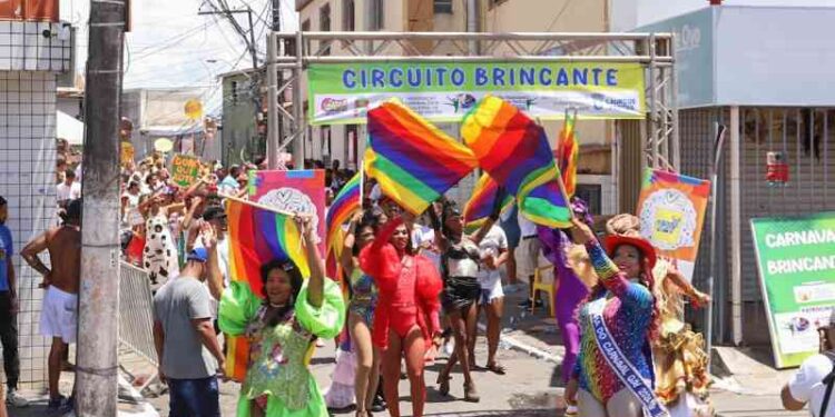 circuito-brincantes-reune-diversidade-cultural-e-alegria-no-ultimo-dia-de-carnaval-em-lauro-de-freitas