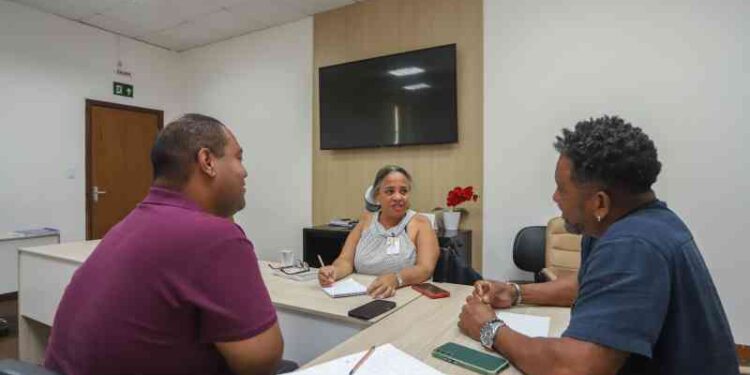 encontro-discute-melhorias-de-acessibilidade-cultural-das-pessoas-com-deficiencia-em-lauro-de-freitas