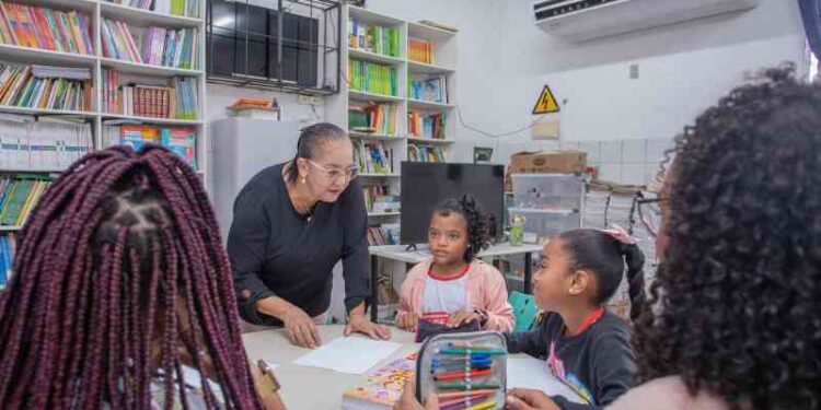 estudantes-da-rede-municipal-de-lauro-de-freitas-voltam-as-aulas-com-novas-estruturas-e-salas-climatizadas