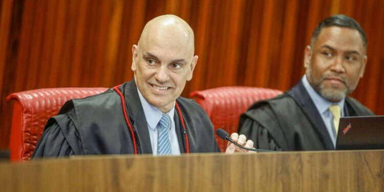 moraes-se-despede-da-presidencia-do-tse-apos-dois-anos-no-cargo