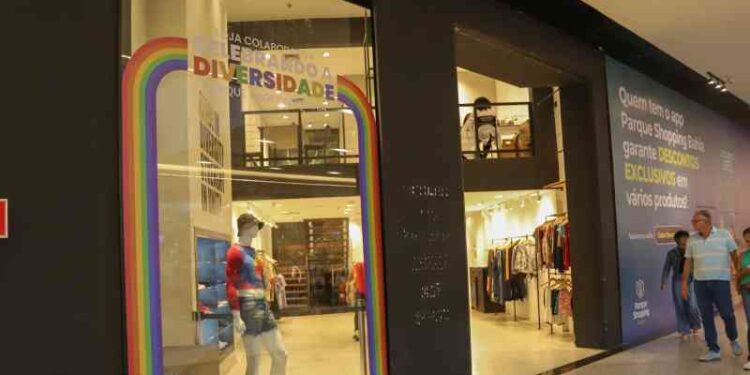 com-apoio-da-prefeitura,-evento-‘celebrando-a-diversidade’-acontece-no-parque-shopping