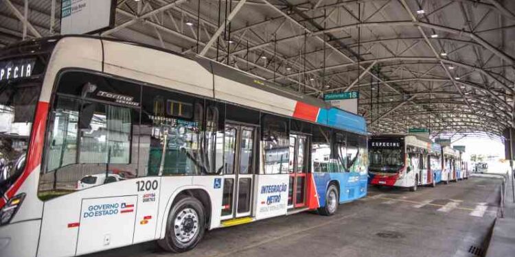 onibus-eletricos:-prefeitura-em-parceria-com-o-governo-do-estado-amplia-linhas-em-lauro-de-freitas