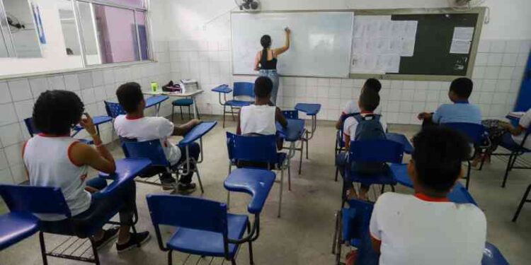 confirmacao-de-matricula-nas-escolas-da-rede-publica-tem-inicio-nesta-segunda-(6/1)