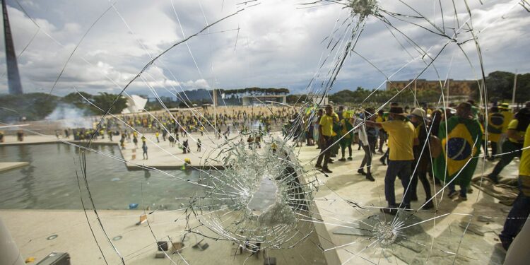 justica-militar-envia-ao-supremo-inquerito-contra-coroneis