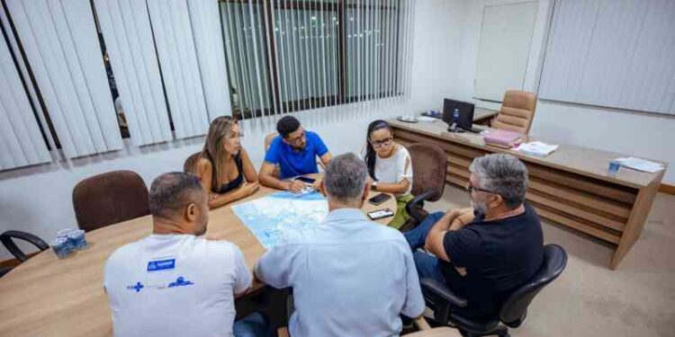 em-reuniao,-debora-regis-traca-solucoes-para-o-transito-da-cidade