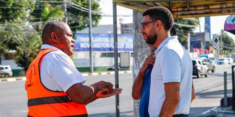 prefeitura-realiza-manutencao-em-semaforo-da-estrada-do-coco