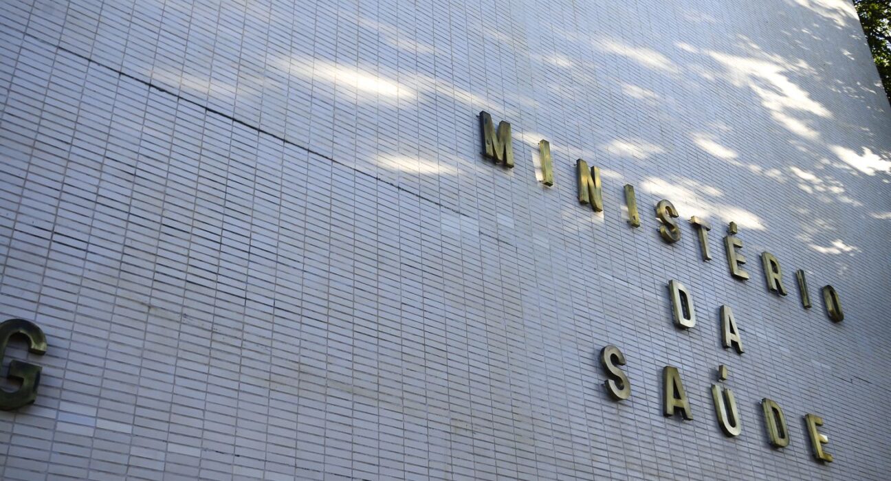 ministerio-da-saude-anuncia-retomada-de-obras-em-290-municipios