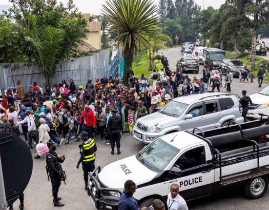 diversas-embaixadas,-dentre-elas-a-do-brasil,-sao-atacadas-no-congo