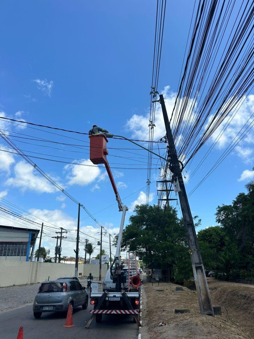 Prefeitura realiza servios de manuteno na iluminao pblica