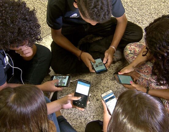 mec-lanca-guias-sobre-uso-de-celulares-em-ambiente-escolar