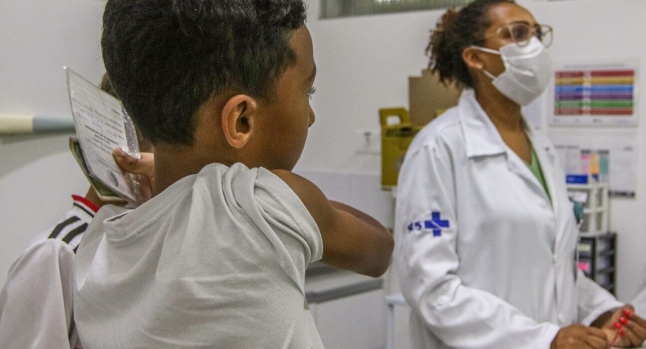 sao-paulo-faz-busca-ativa-para-segunda-dose-da-vacina-contra-a-dengue