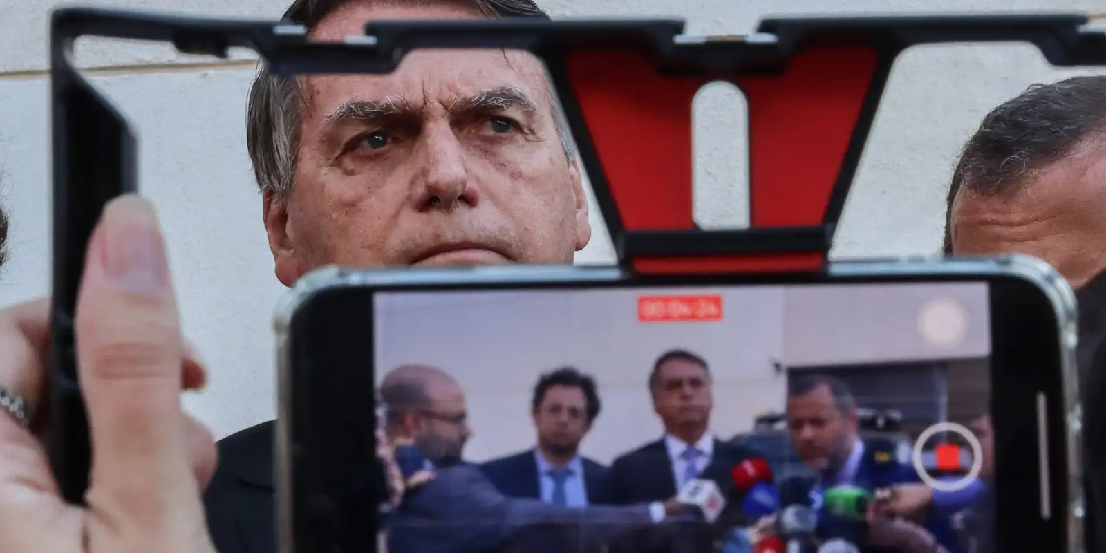 pgr-denuncia-bolsonaro-e-mais-33-por-tentativa-de-golpe-de-estado