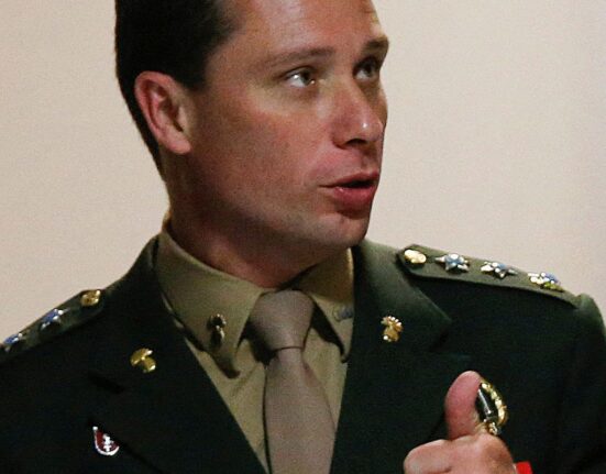 cid-diz-que-bolsonaro-pressionou-ministro-a-insinuar-fraude-nas-urnas