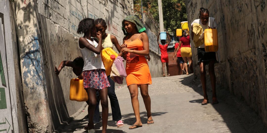 criancas-no-haiti-relatam-adesao-a-gangues-por-fome-e-medo,-diz-ong