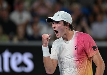 João Fonseca vibra durante partida contra Andrey Rublev no Aberto da Austrália  14/01/2025 REUTERS/Jaimi Joy