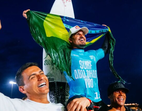 italo-ferreira-vence-etapa-de-abu-dhabi-e-assume-lideranca-da-wsl