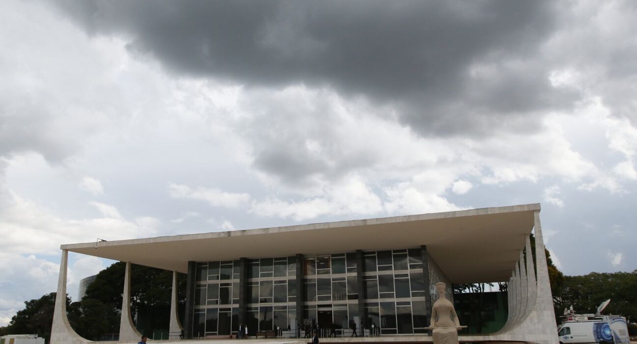 stf-vai-retomar-o-julgamento-da-adpf-das-favelas-no-dia-26-de-marco 