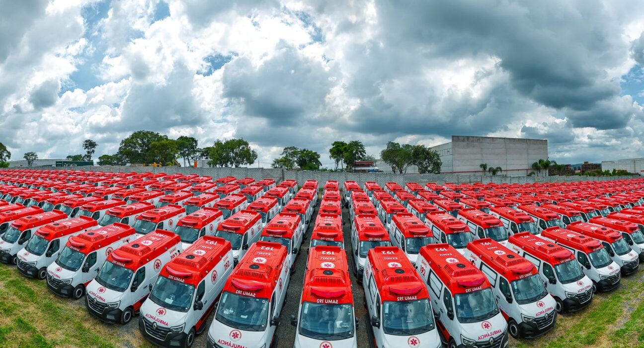 lula-entrega-789-novas-ambulancias-para-a-frota-do-samu