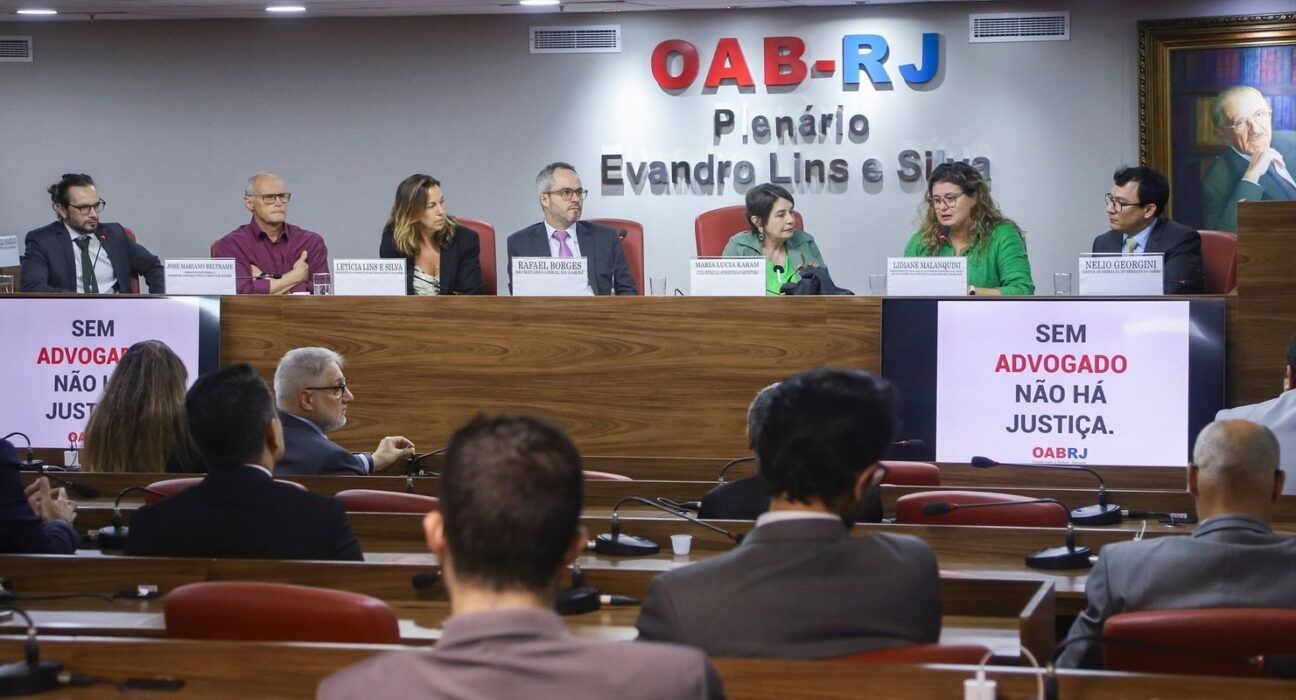 debate-na-oab-rj-avalia-avancos-em-aprovacao-da-adpf-das-favelas