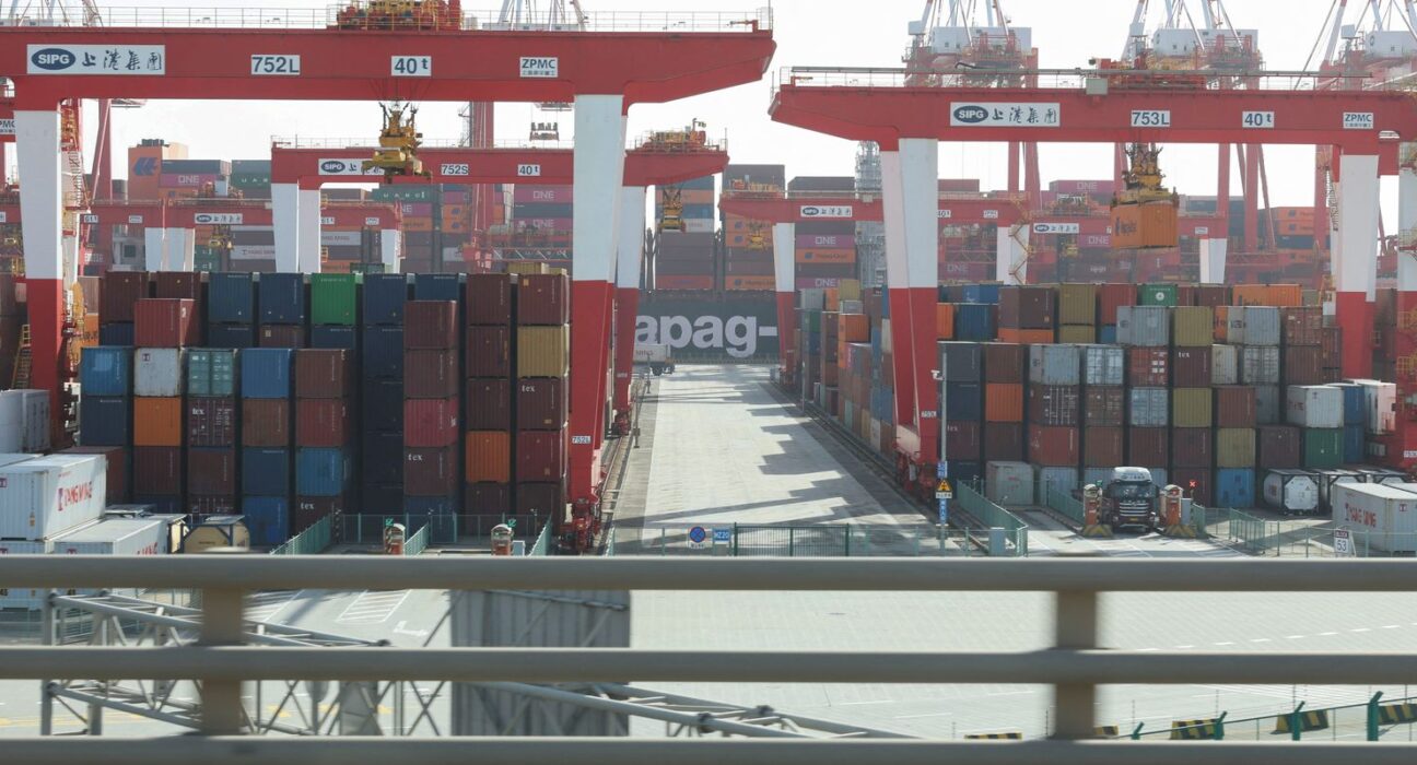 eua-vao-taxar-produtos-da-china-em-104%-a-partir-desta-quarta