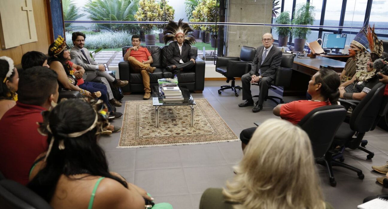 relator-do-marco-temporal,-mendes-recebe-representantes-de-indigenas