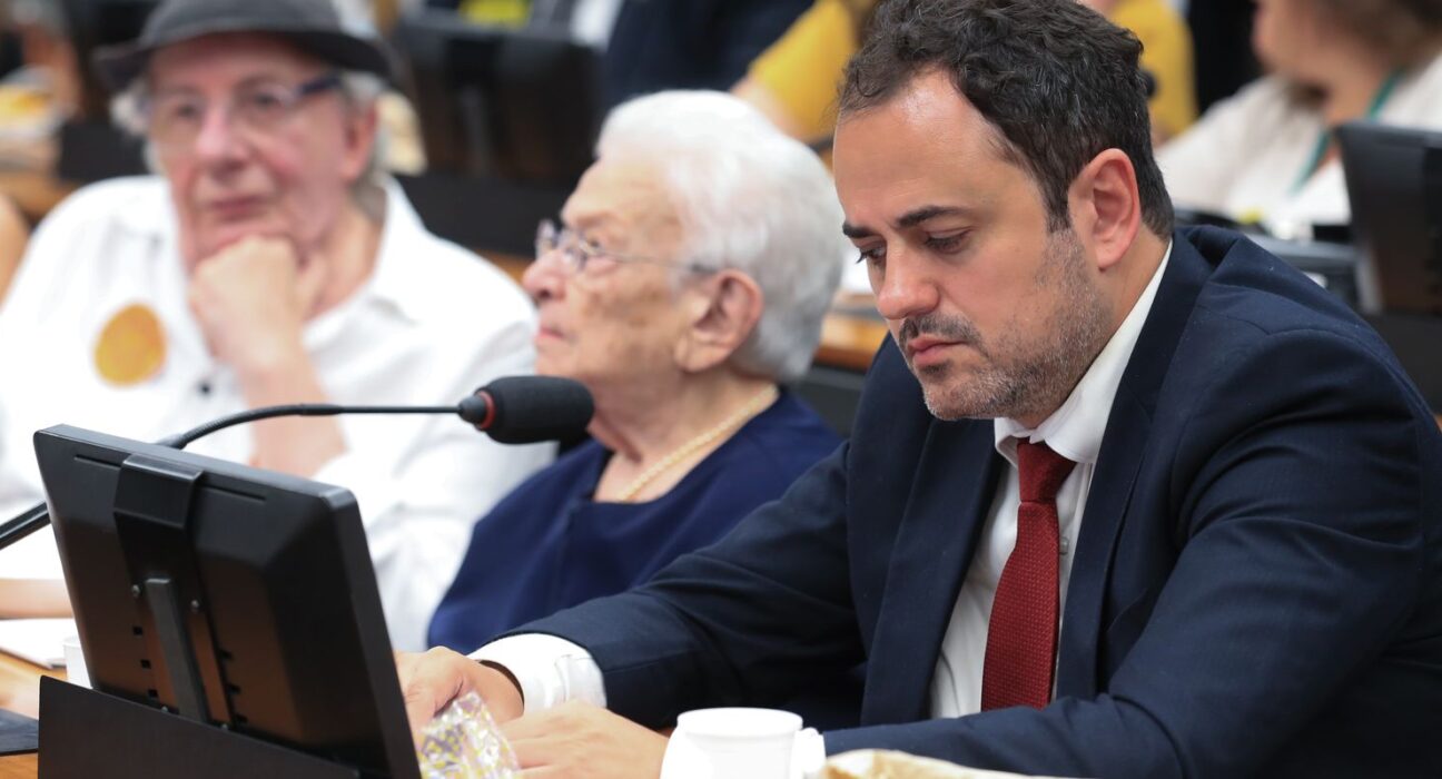 conselho-de-etica-aprova-cassacao-do-mandato-de-glauber-braga