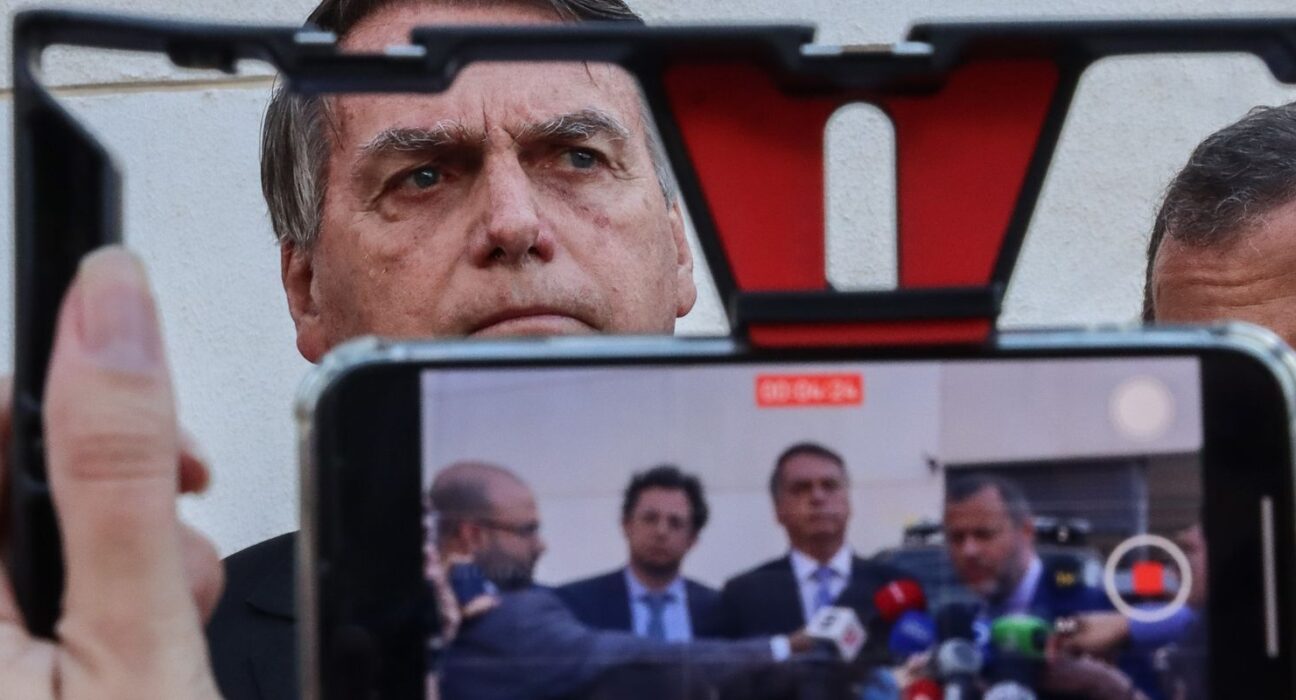 stf-abre-acao-penal-contra-bolsonaro-e-mais-7-reus-por-trama-golpista