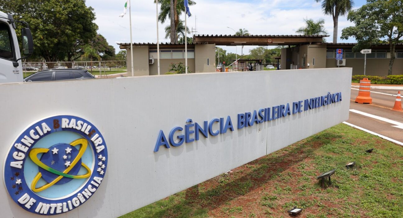 atual-e-ex-diretor-da-abin-depoem-a-pf-sobre-suposta-espionagem-ilegal
