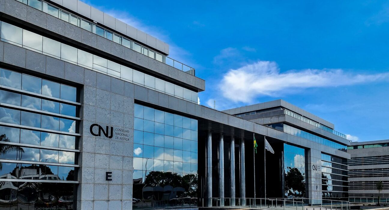 cnj-afasta-desembargador-por-mensagens-publicas-de-apoio-a-bolsonaro