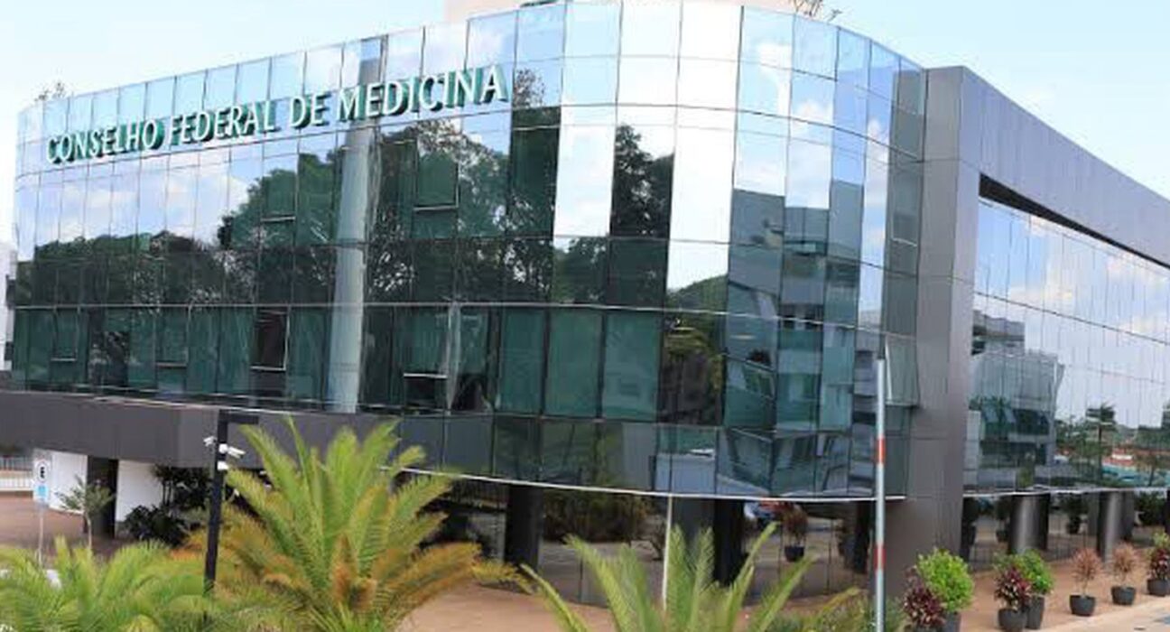 entidades-criticam-cfm-apos-veto-a-terapias-para-jovens-trans