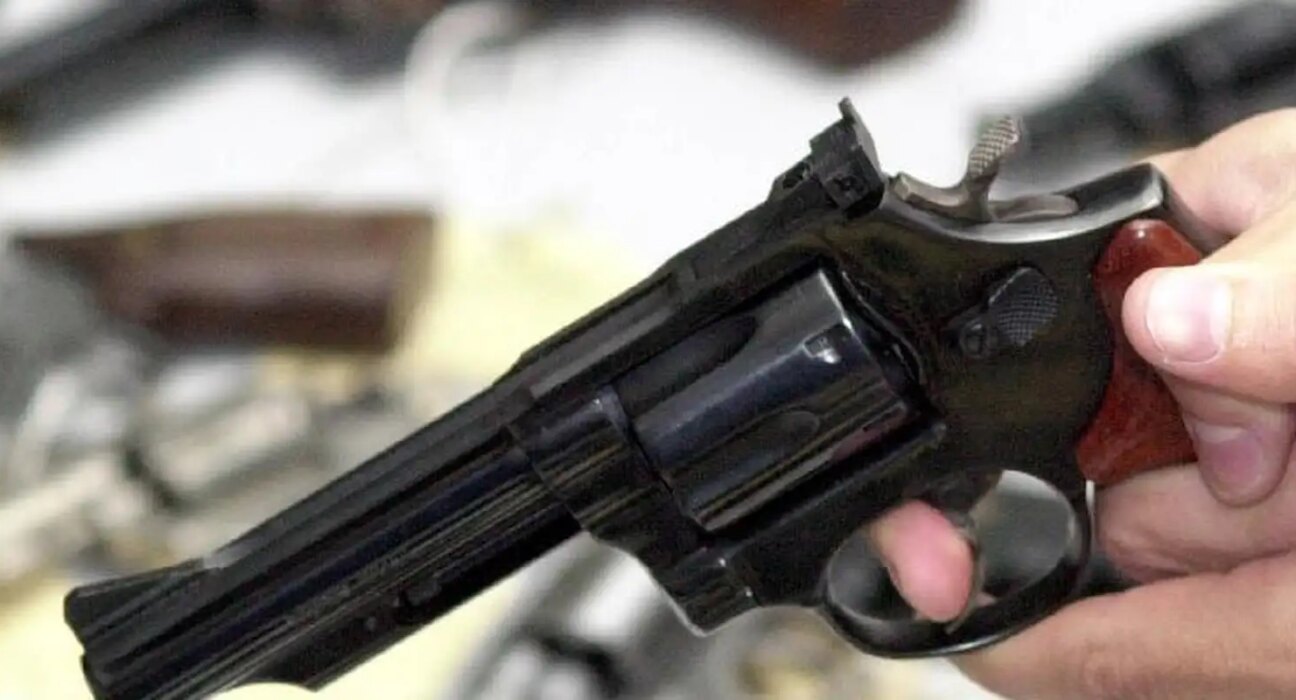 comissao-da-camara-aprova-porte-de-arma-para-oficiais-de-justica