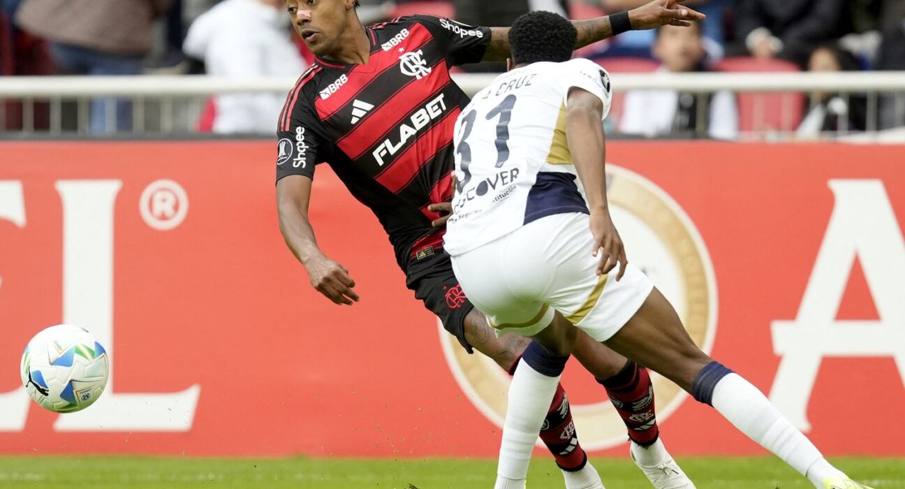 flamengo-empata-com-ldu-e-se-complica-na-libertadores
