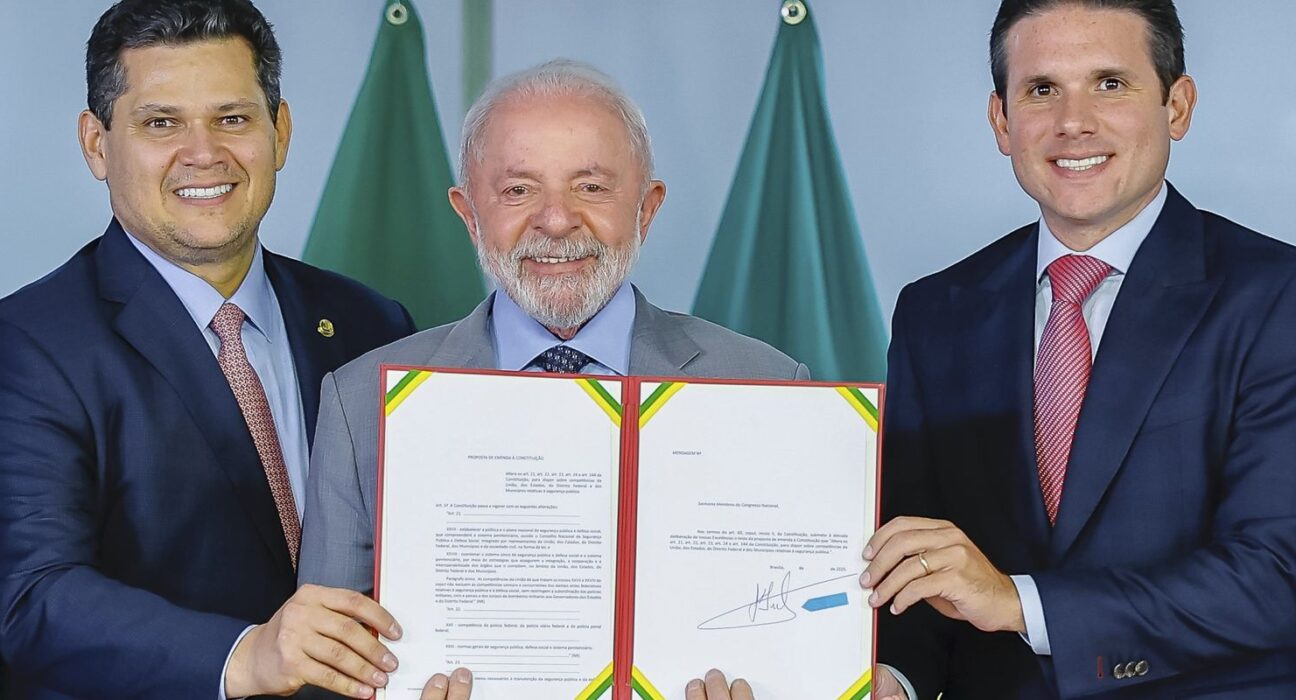 lula-entrega-pec-da-seguranca-publica-para-tramitacao-no-congresso