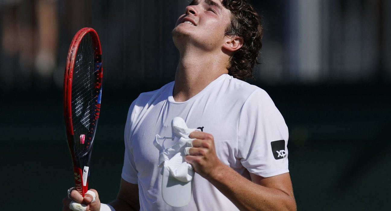 joao-fonseca-crava-outra-vitoria-em-wimbledon-e-avanca-a-3a-rodada