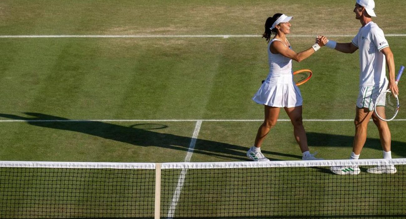 luisa-stefani-vai-a-final-de-duplas-mistas-no-torneio-de-wimbledon