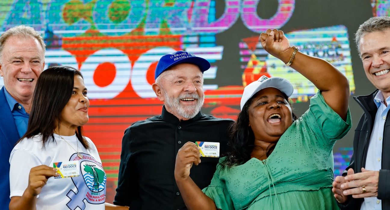 lula-anuncia-r$-3,7-bi-para-atingidos-por-lama-da-barragem-em-mariana