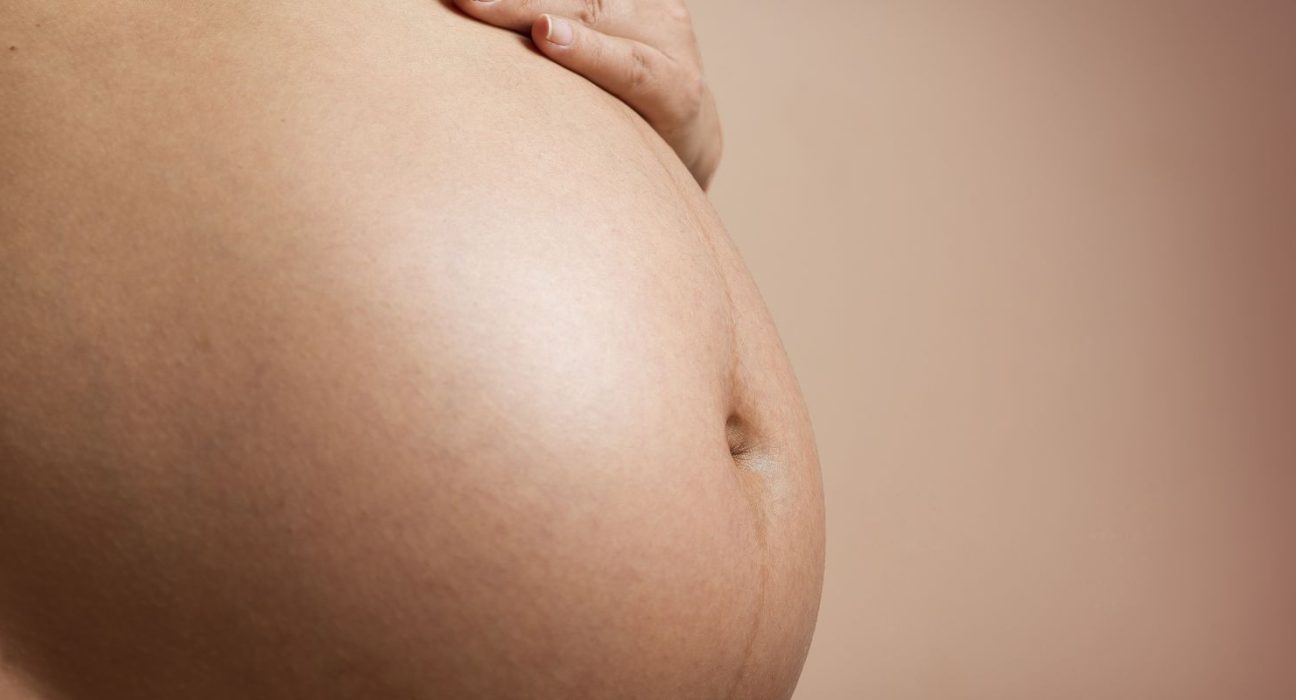pesquisa-brasileira-detecta-plastico-em-placentas-e-cordoes-umbilicais