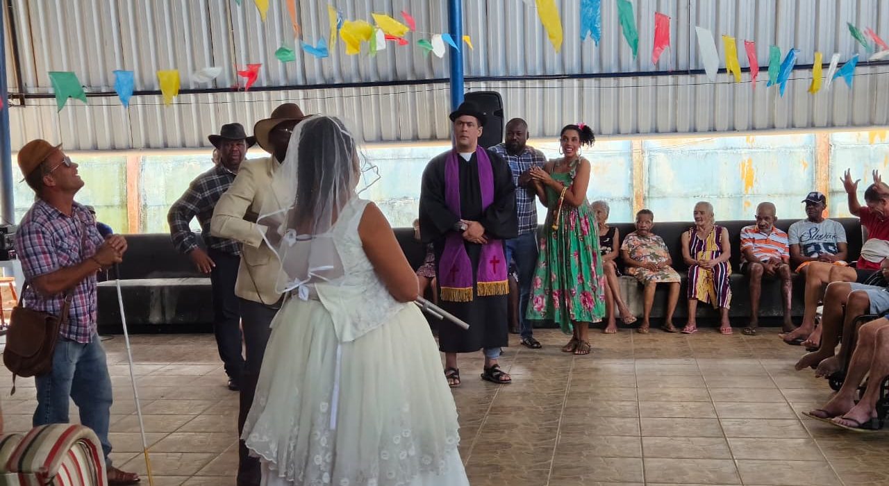 abrigo-sao-lazaro-recebe-a-secao-de-artes-da-pmba