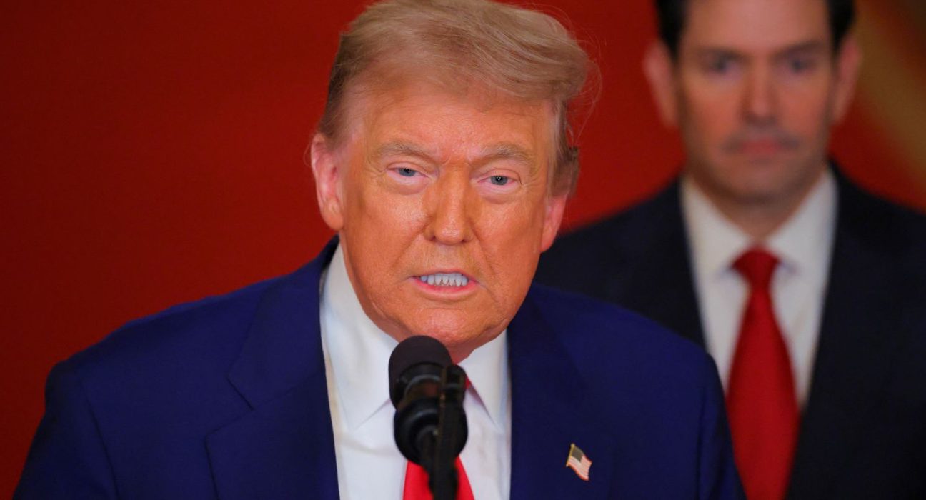 trump-assina-tarifa-de-50%-e-considera-brasil-ameaca-aos-eua
